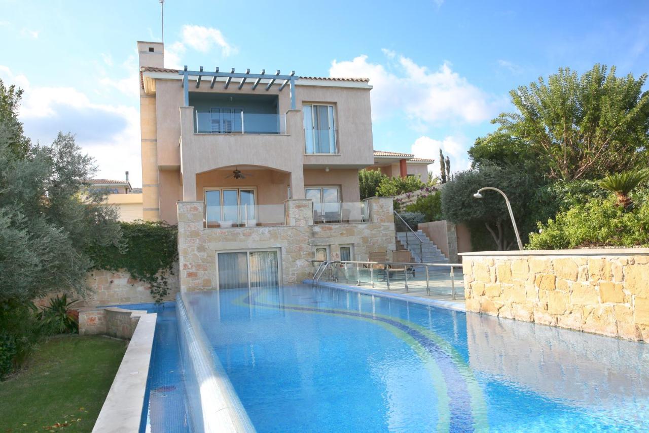 Beach Villa Olivia Neo Chorio Exterior photo