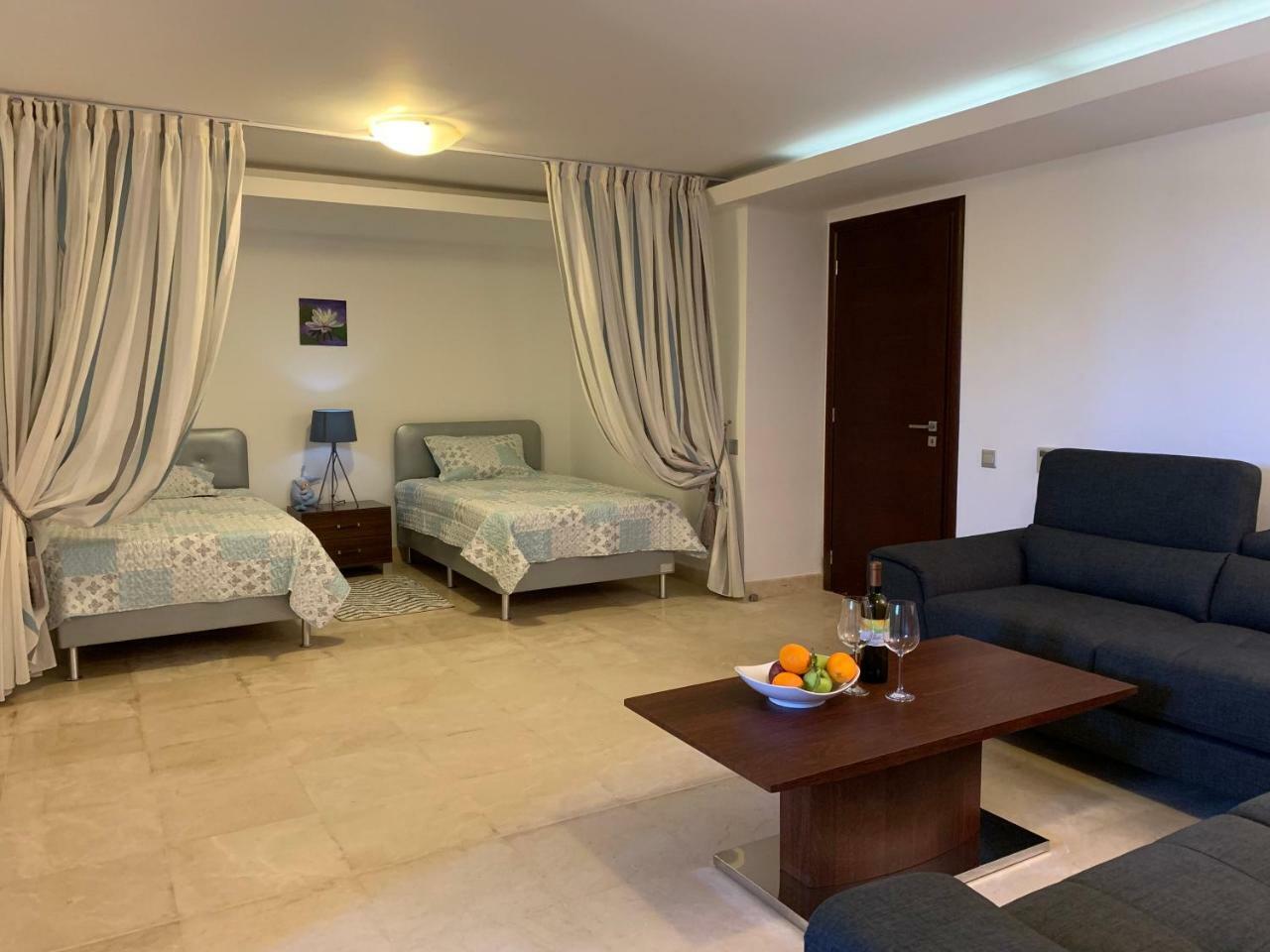 Beach Villa Olivia Neo Chorio Exterior photo